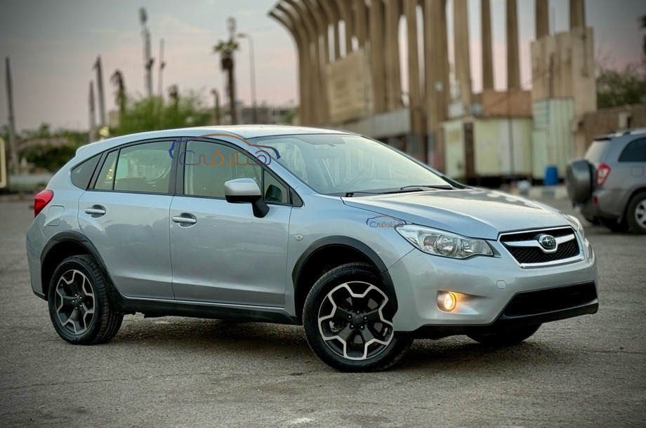 XV Subaru فضي