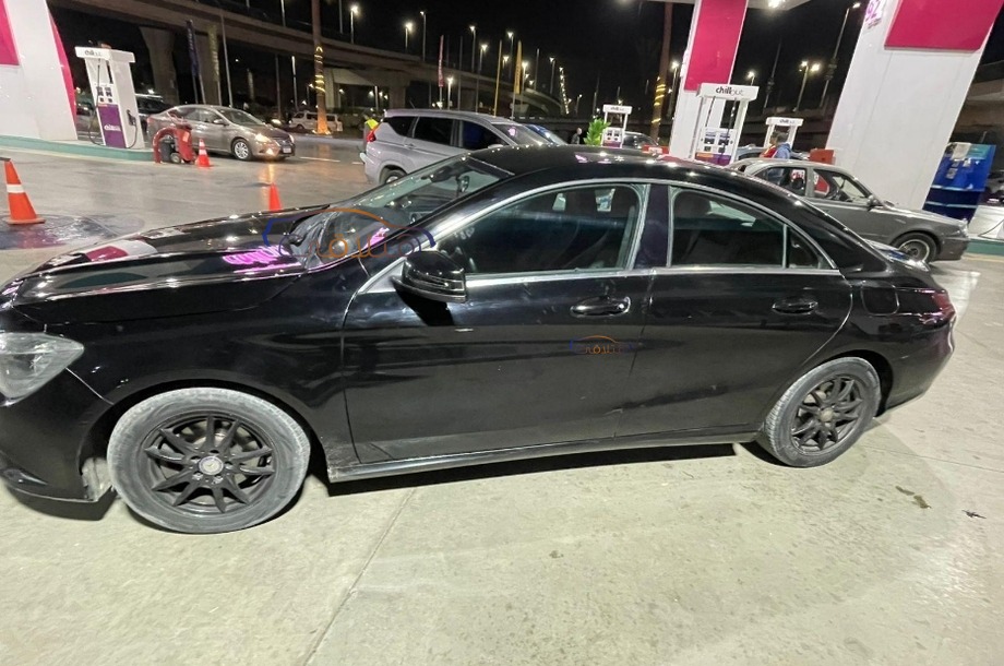 CLA 180 Mercedes Black