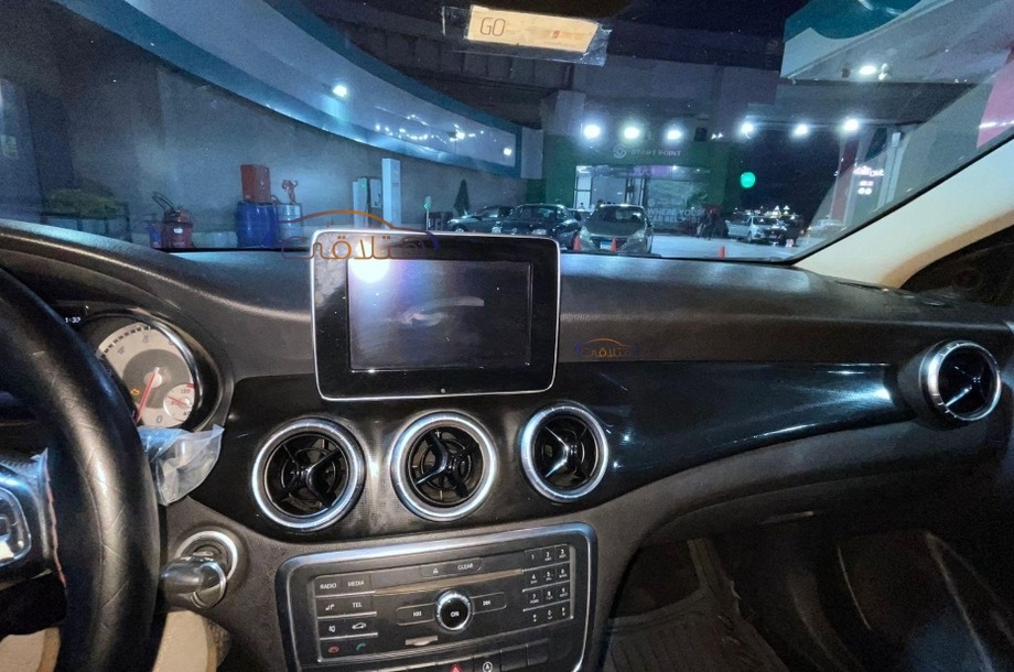 CLA 180 Mercedes Black