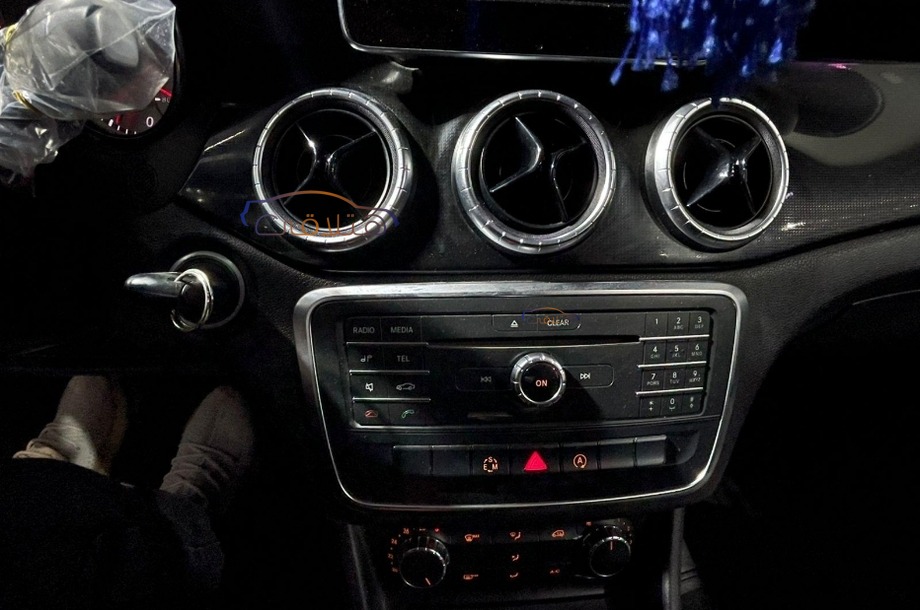 CLA 180 Mercedes Black