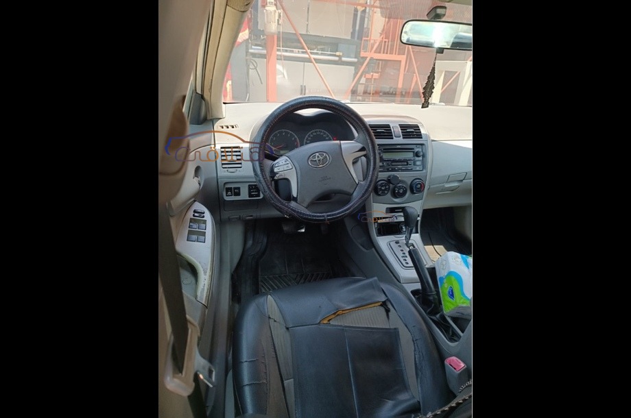 Corolla Toyota فضي