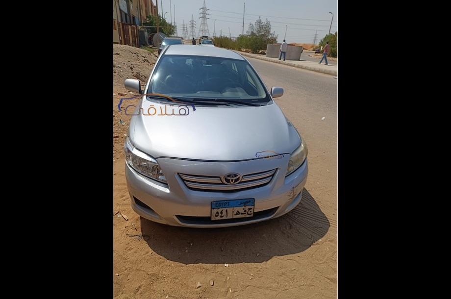 Corolla Toyota فضي