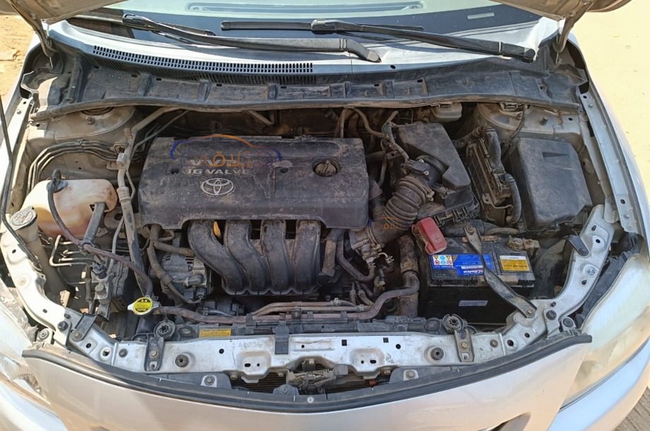 Corolla Toyota فضي