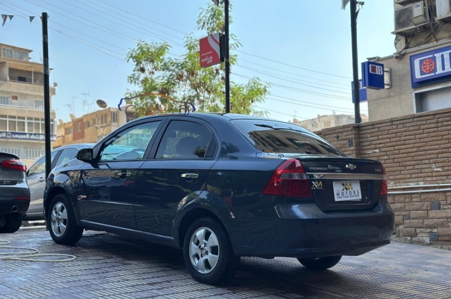 Aveo Chevrolet Dark blue