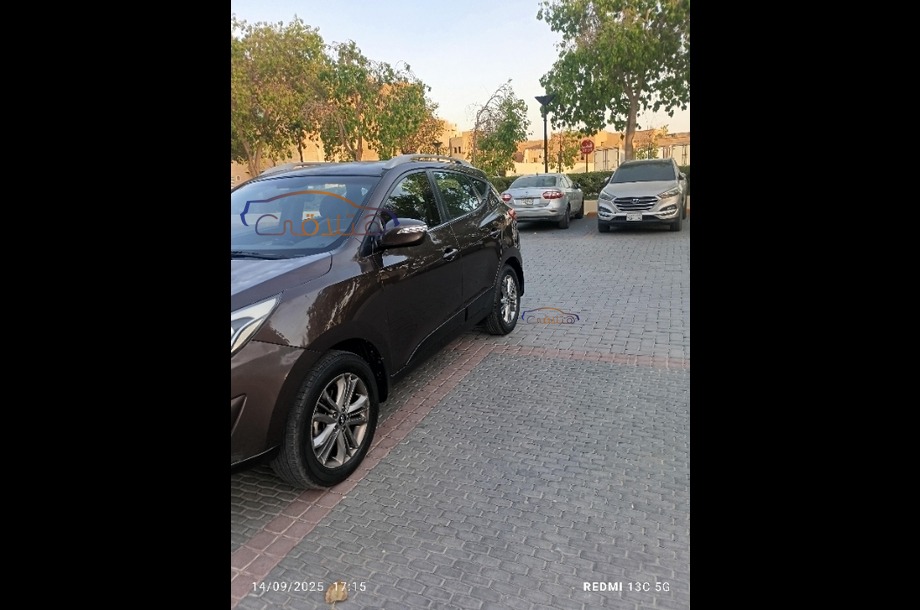 Tucson Hyundai بني