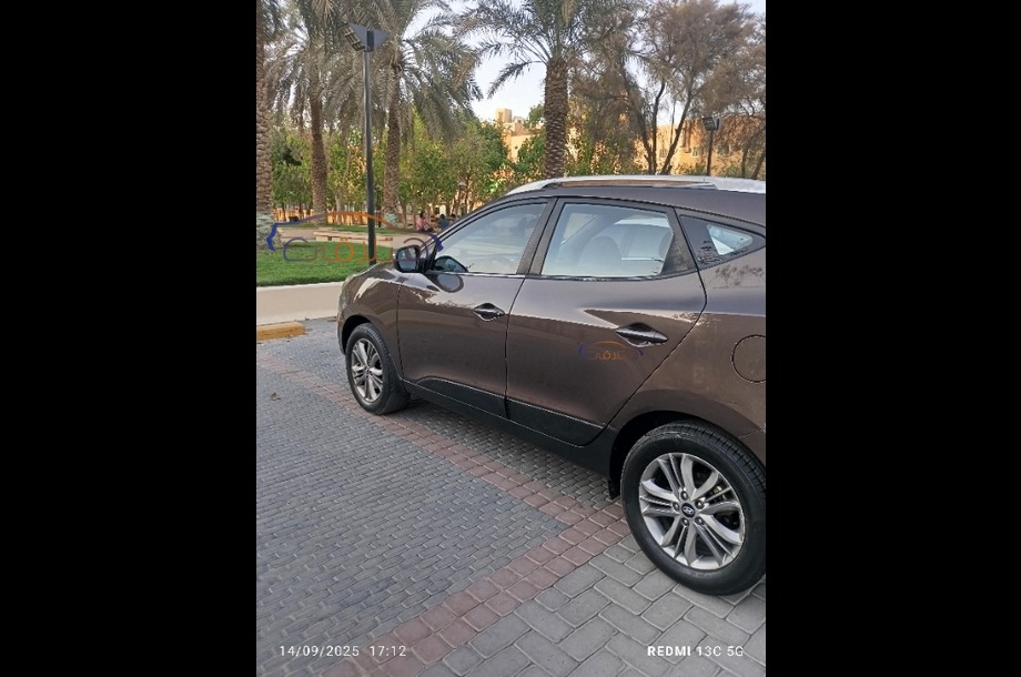 Tucson Hyundai بني