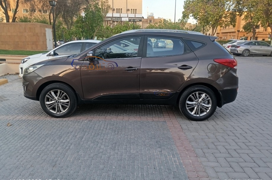 Tucson Hyundai بني