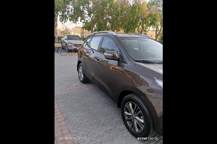 Tucson Hyundai بني