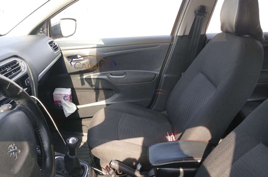 301 Peugeot برونزي