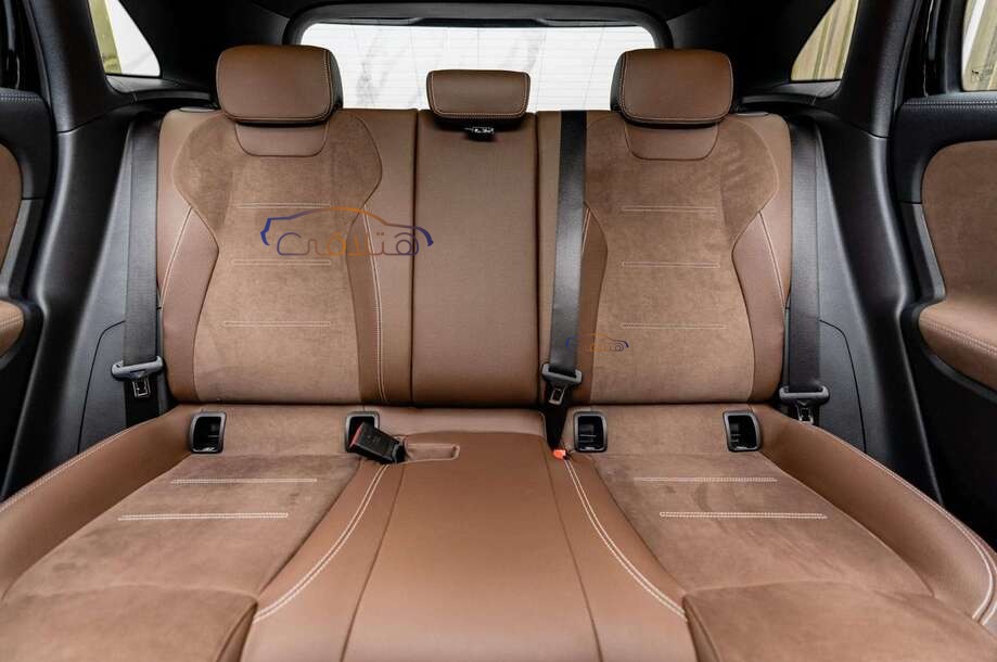 GLA 200 Mercedes أسود