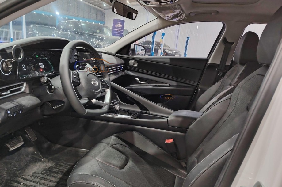 Elantra Hyundai أبيض