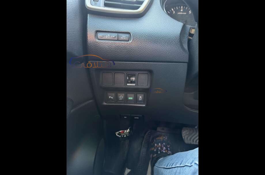 Qashqai Nissan احمر