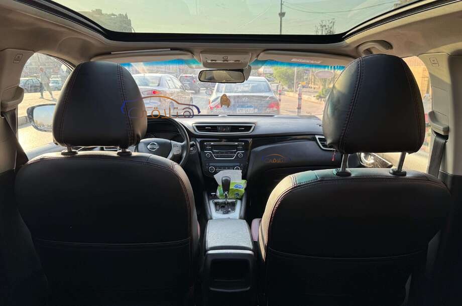 Qashqai Nissan احمر