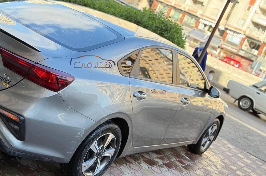 Grand Cerato Kia فضي