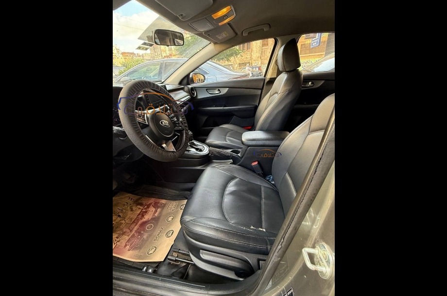 Grand Cerato Kia فضي