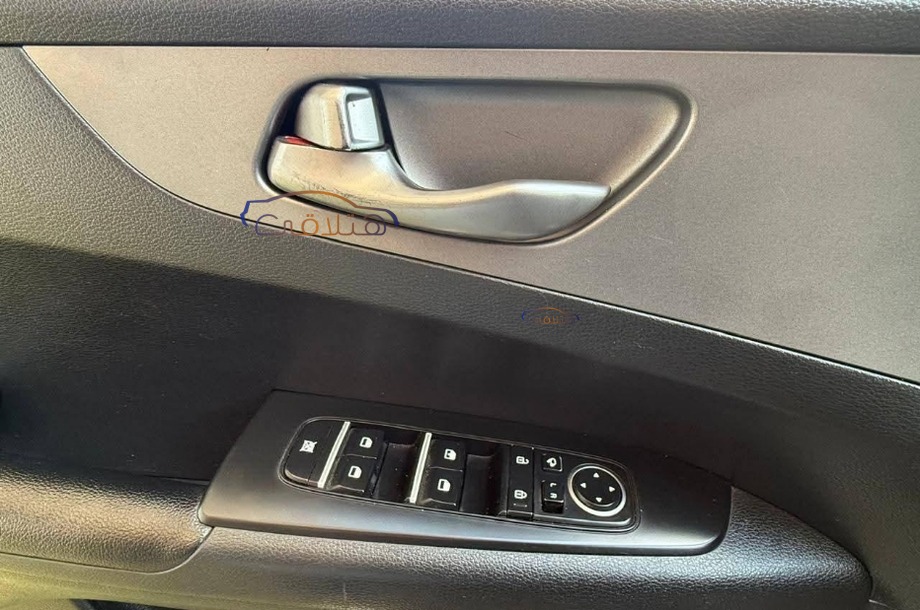 Grand Cerato Kia فضي