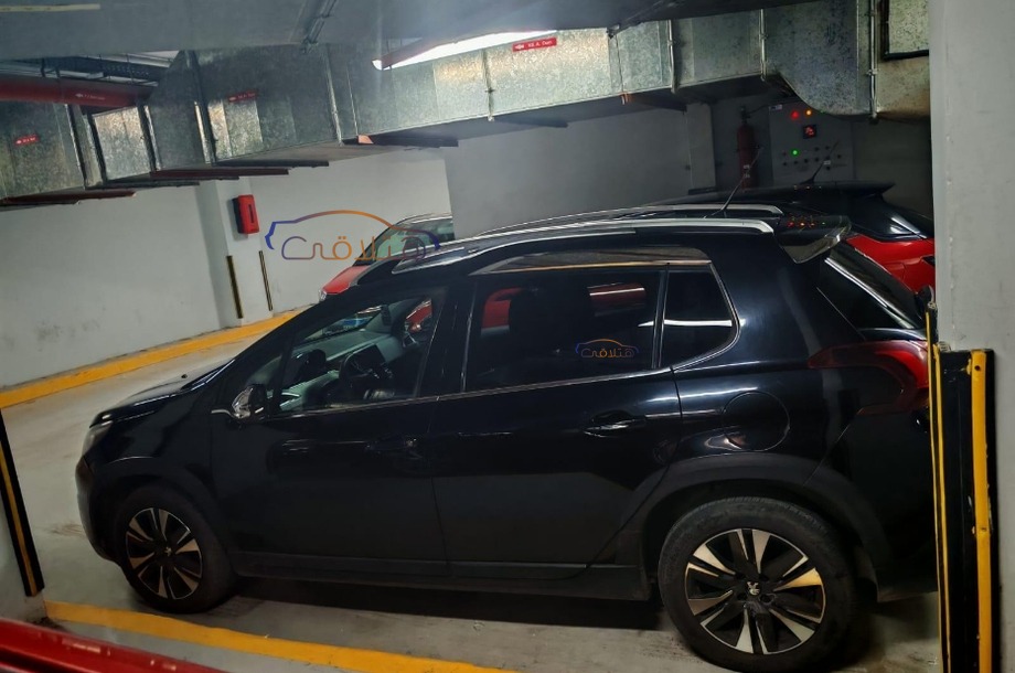 2008 Peugeot أسود