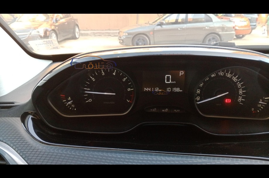 2008 Peugeot أسود