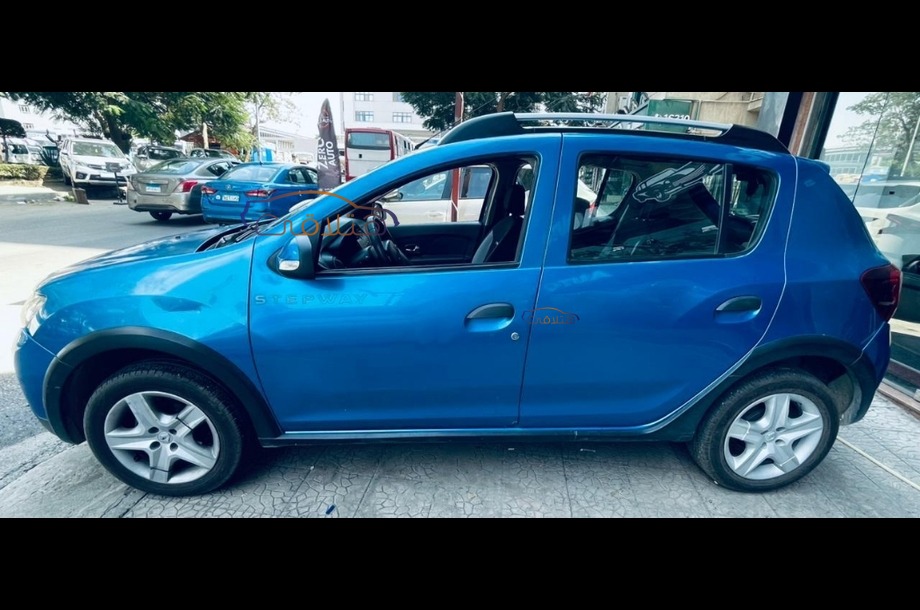 Sandero Step Way Renault أزرق