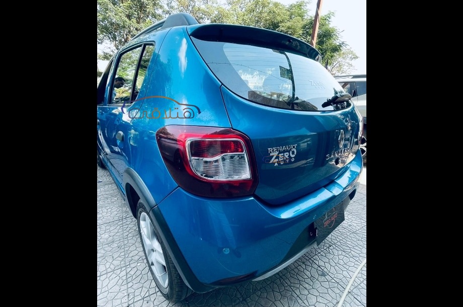 Sandero Step Way Renault أزرق