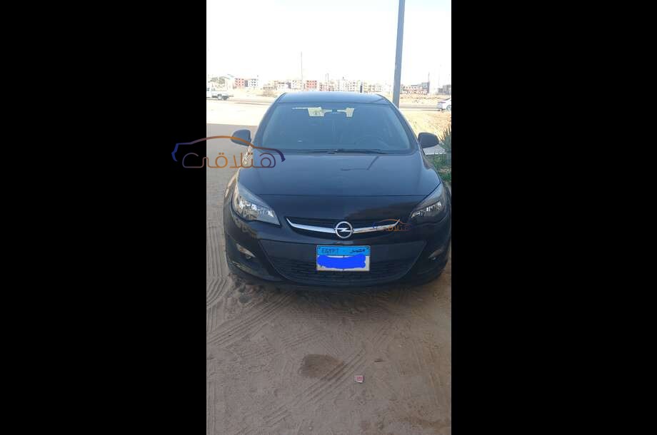 Astra Opel أسود