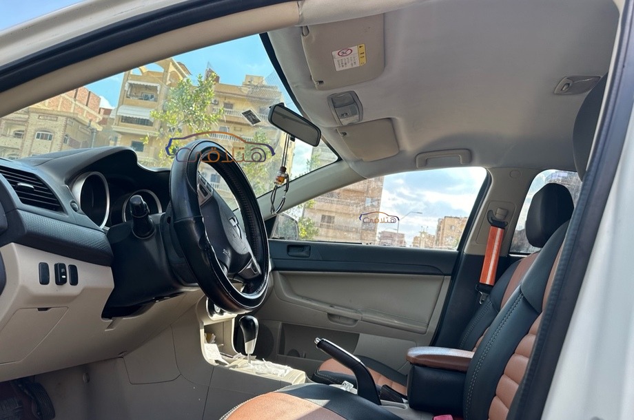 Lancer EX Shark Mitsubishi أبيض