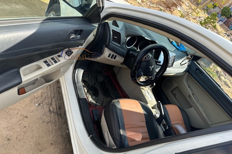 Lancer EX Shark Mitsubishi أبيض