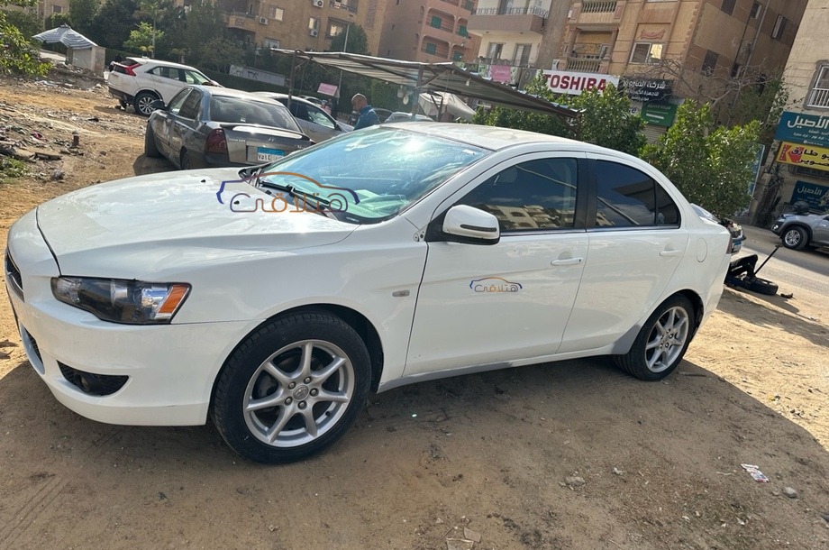 Lancer EX Shark Mitsubishi أبيض