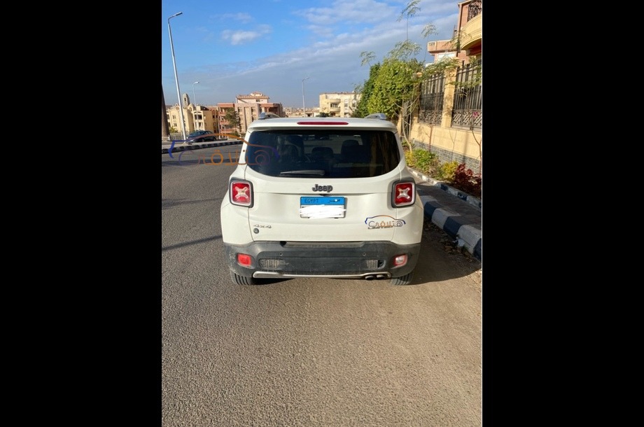 Renegade Jeep أبيض