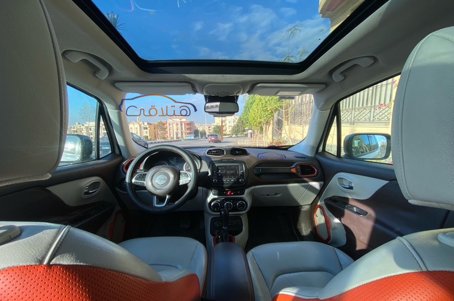 Renegade Jeep أبيض