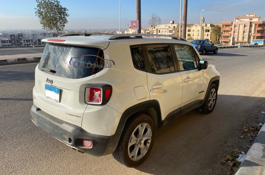 Renegade Jeep أبيض