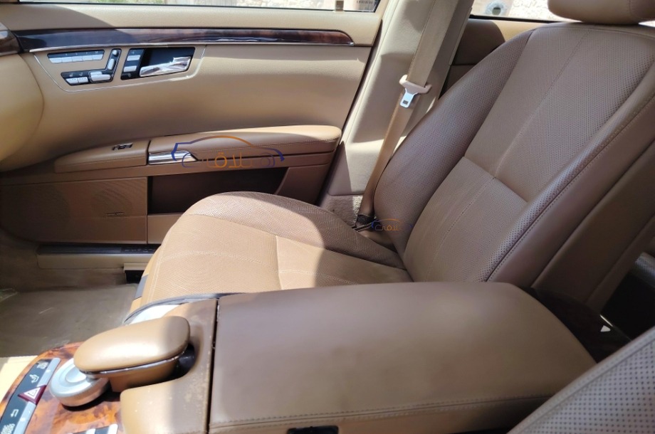 S 550 Mercedes فضي