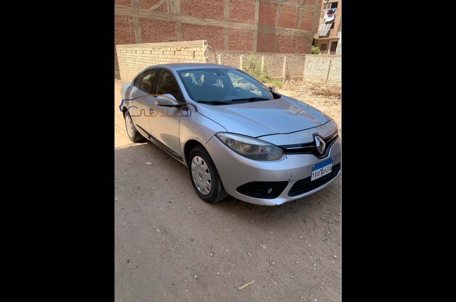 Fluence Renault فضي