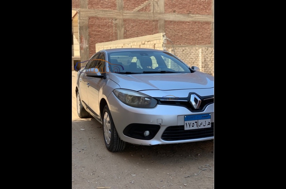Fluence Renault فضي