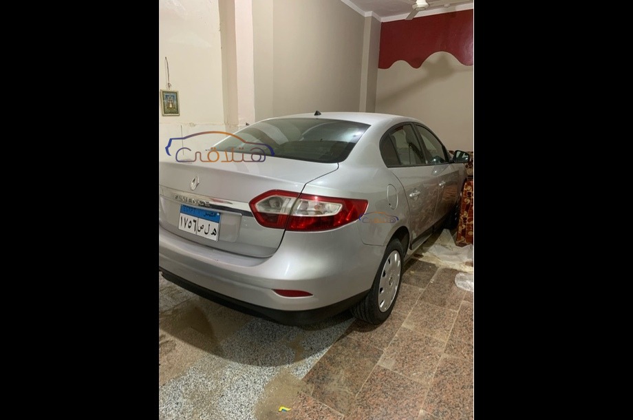 Fluence Renault فضي