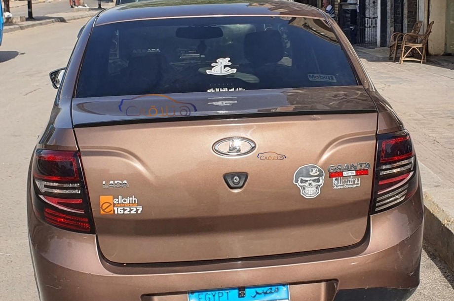 Granta Lada موكا