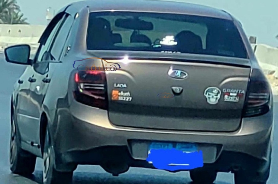 Granta Lada موكا