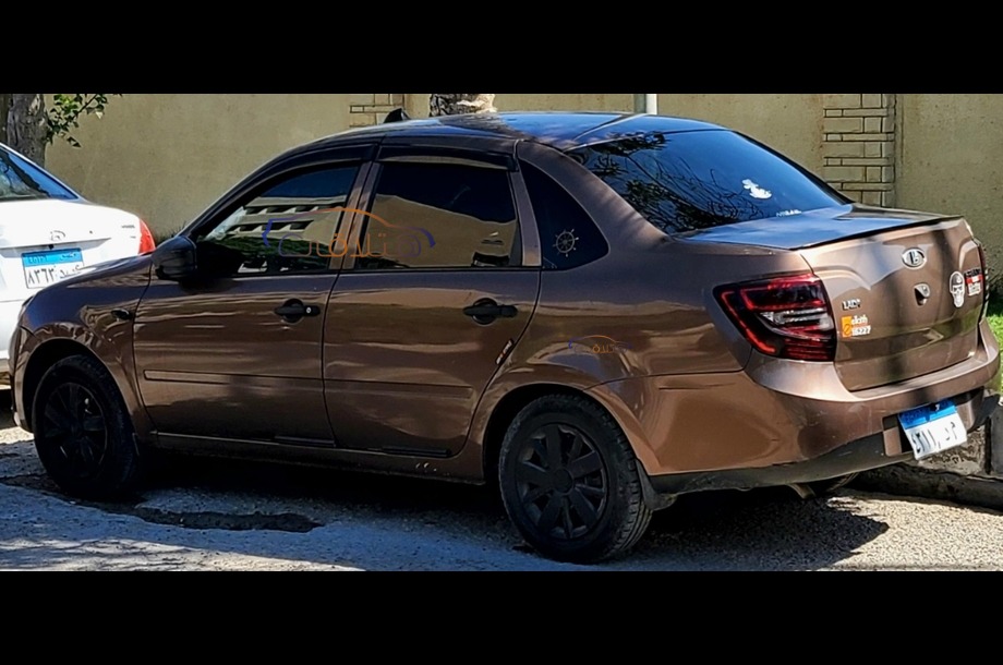 Granta Lada موكا