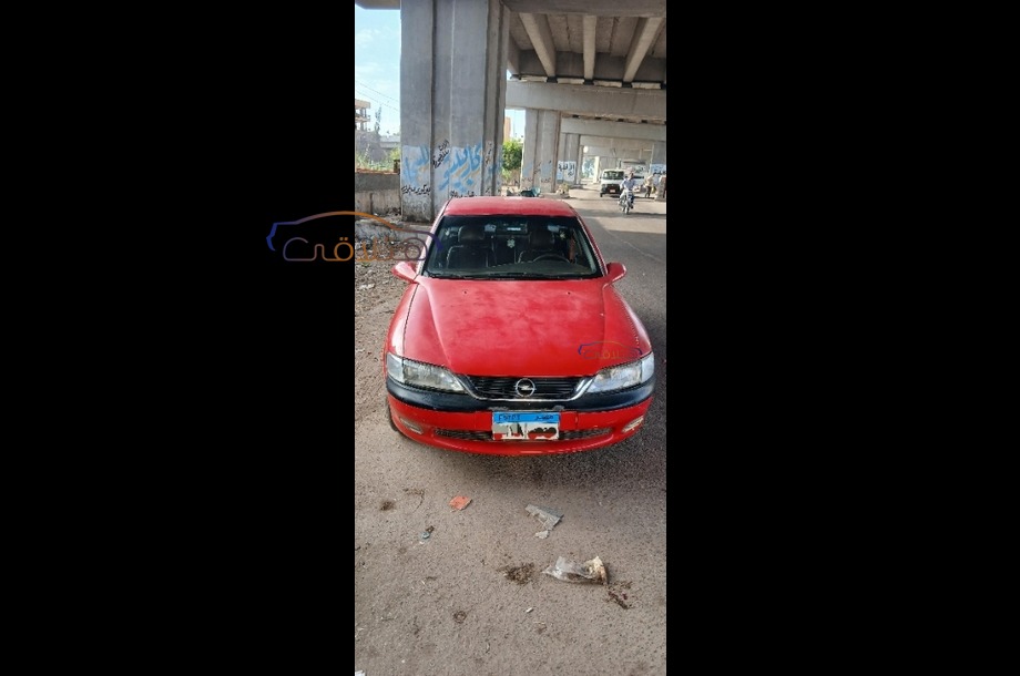 Vectra Opel احمر