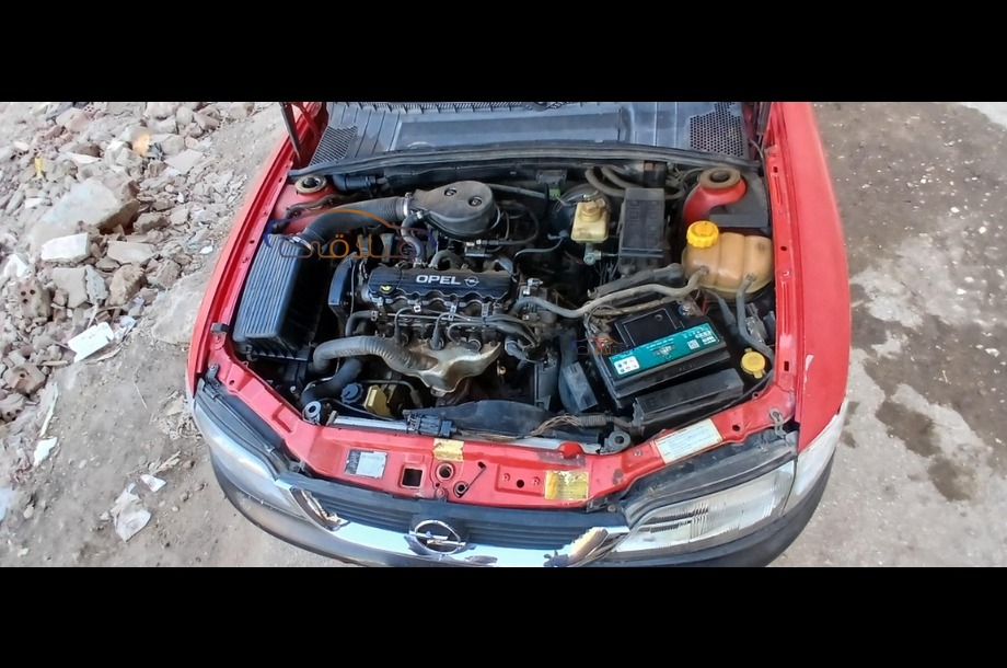 Vectra Opel احمر