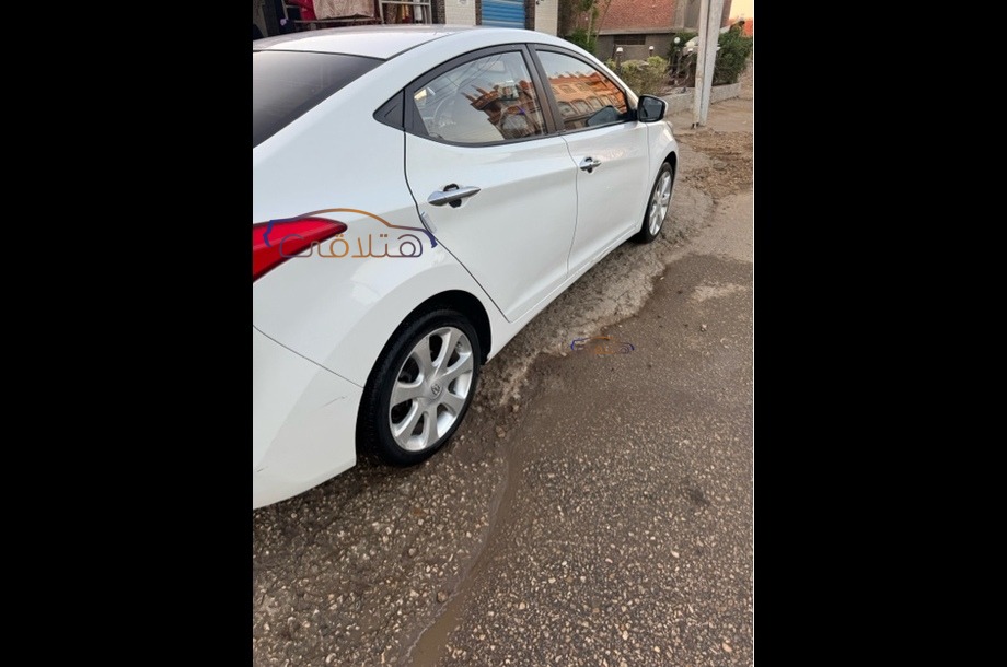 Avante Hyundai أبيض