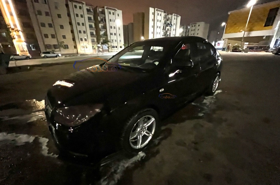 Avante Hyundai أسود