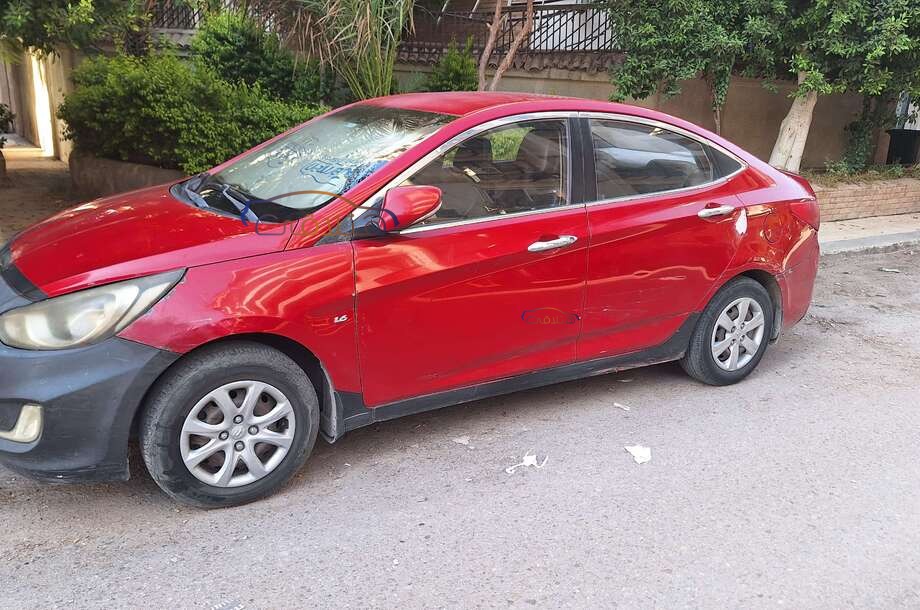 Accent RB Hyundai Red