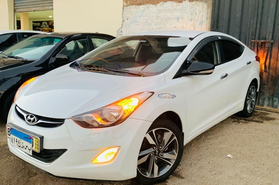 Avante Hyundai White