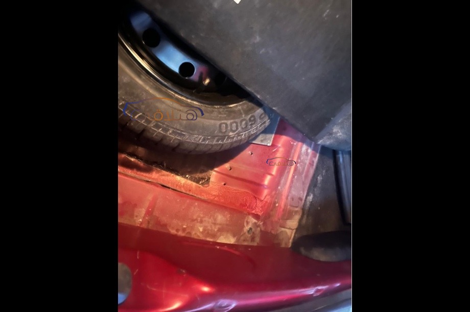 Clio Renault احمر