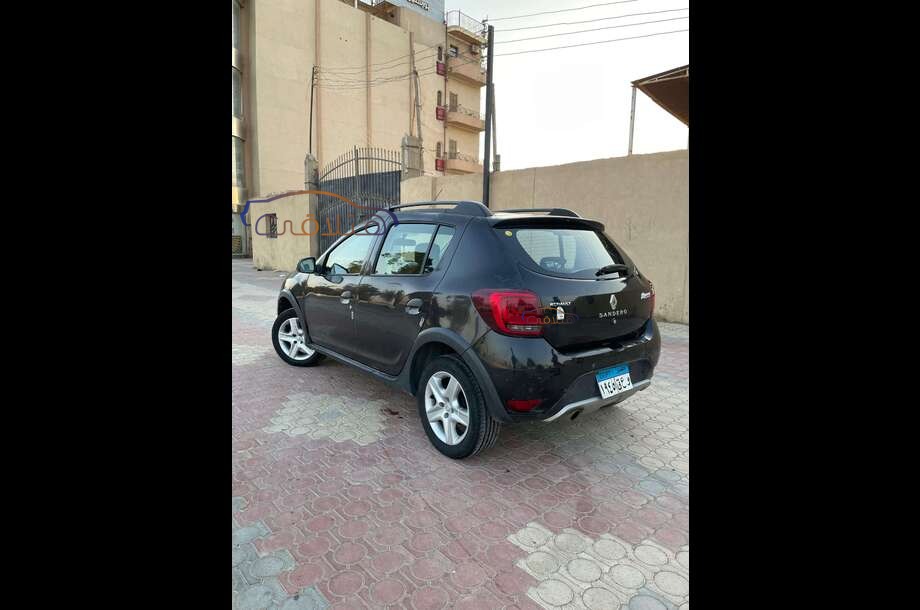 Sandero Step Way Renault أسود