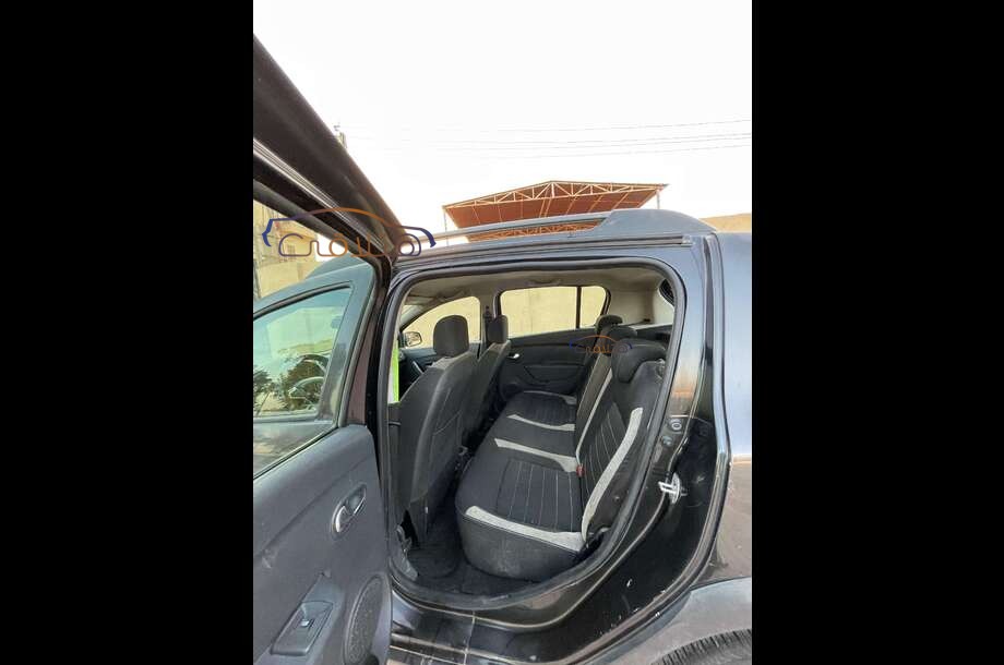 Sandero Step Way Renault أسود