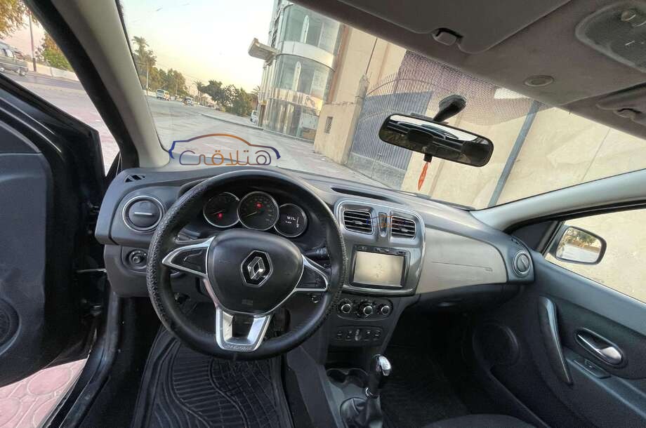 Sandero Step Way Renault أسود