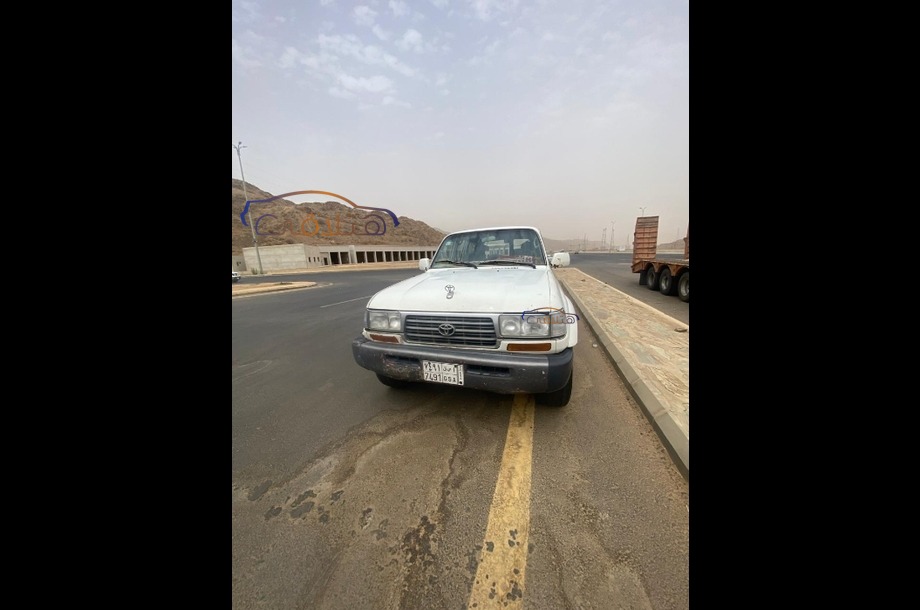 Land Cruiser Toyota White