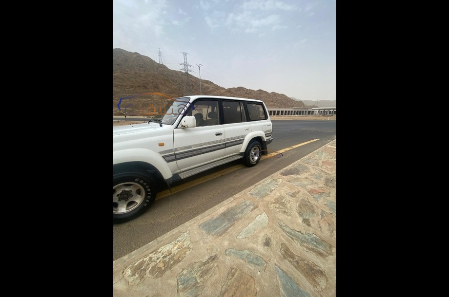 Land Cruiser Toyota White